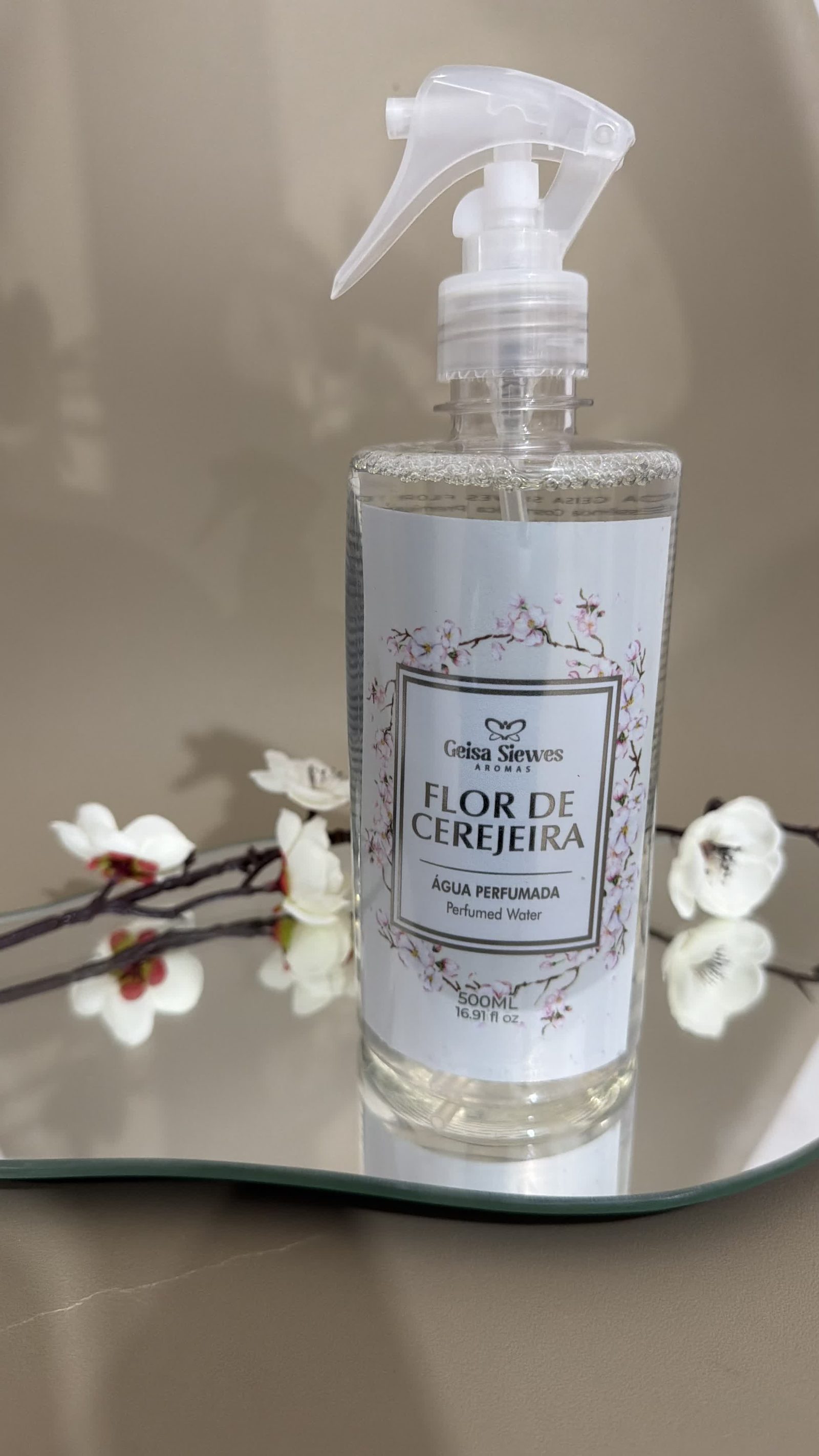 Água perfumada Flor de Cerejeira Geisa Siewes Aromas